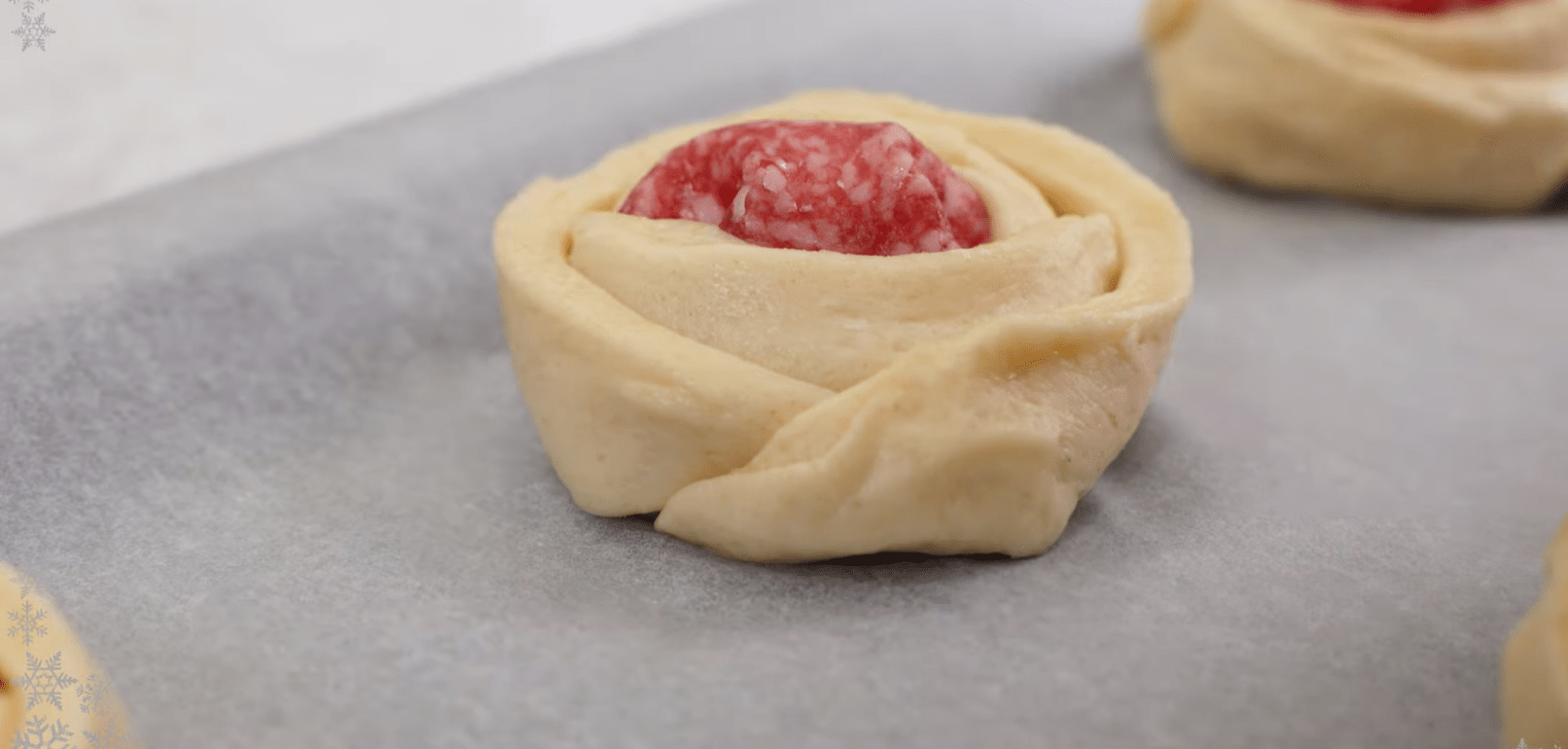 Γιορτινά πιτάκια σε σχήμα τριαντάφυλλο