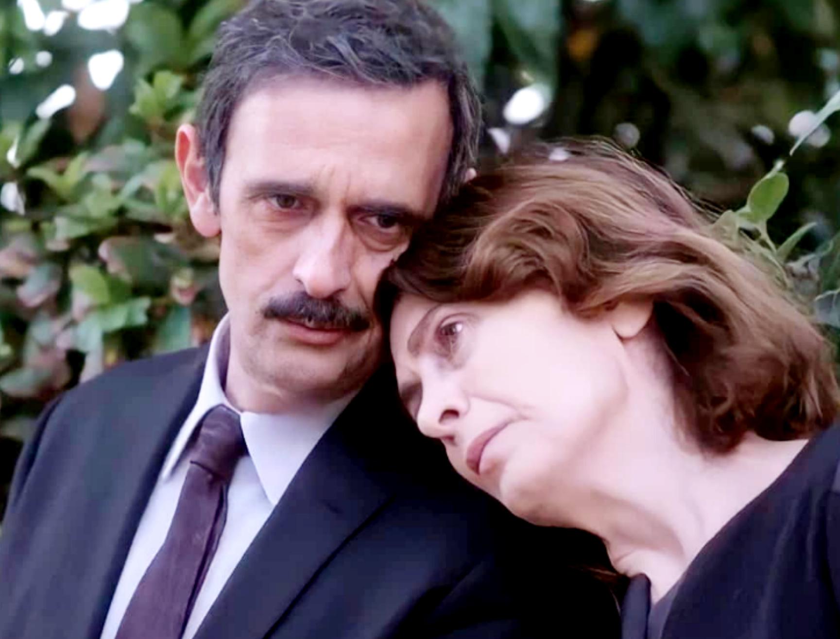 Άγριες Μέλισσες: Η Μυρσίνη ρίχνει τα δίχτυα της στο Ακύλα