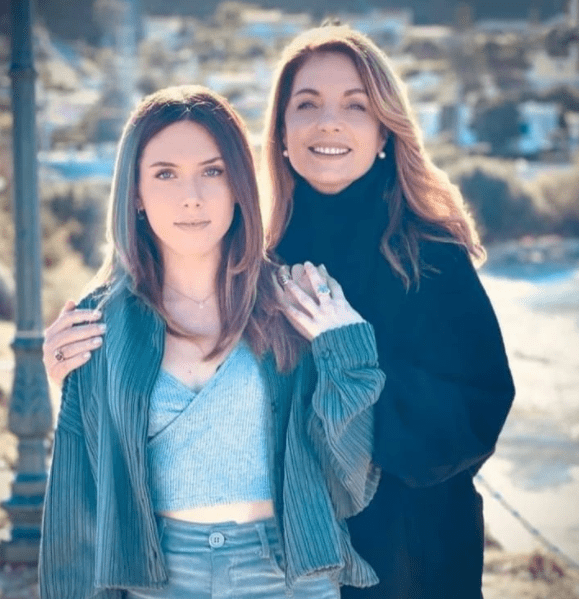 Η Γη της ελιάς: Iάκωβος και Αθηνά γίνονται ζευγάρι και μαζί καταστρέφουν τον Ισίδωρο