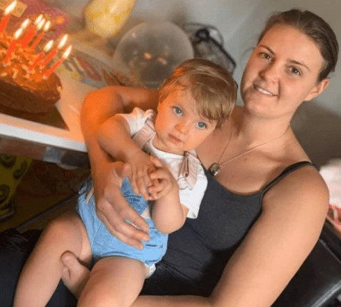 Μητριά ξυλοκόπησε μέχρι θανάτου το μωρό του συντρόφου της