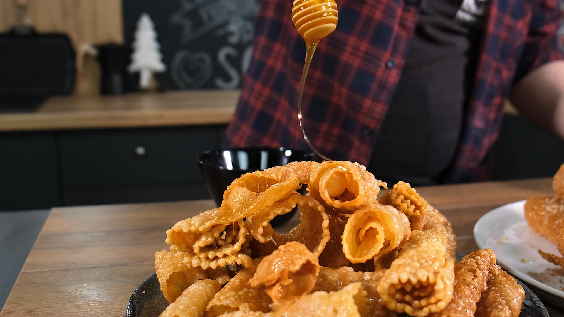 Δίπλες- από- τον -Παναγιώτη- Παπαδάκη- Δίπλες- από- τον -Παναγιώτη- Παπαδάκη-