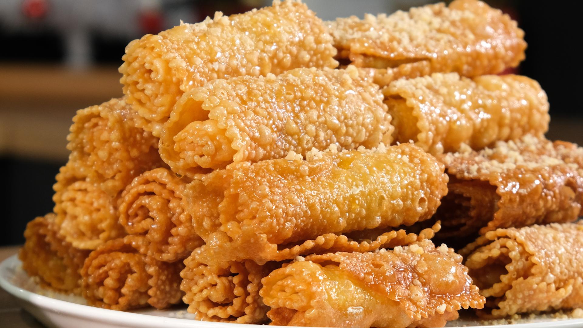 Δίπλες- από- τον -Παναγιώτη- Παπαδάκη- Δίπλες- από- τον -Παναγιώτη- Παπαδάκη-