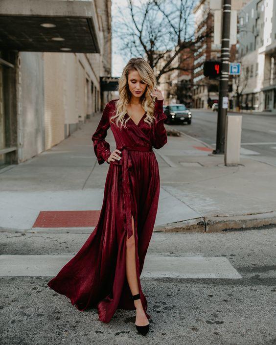 μπορντό-τουαλέτα-με-σκίσιμο-για-το-χριστουγεννιάτικο ρεβεγιόν-ιδέες-