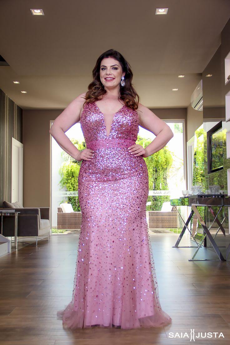 plus size-ροζ-τουαλέτα-με-γκλίτερ-για-το-χριστουγεννιάτικο ρεβεγιόν-