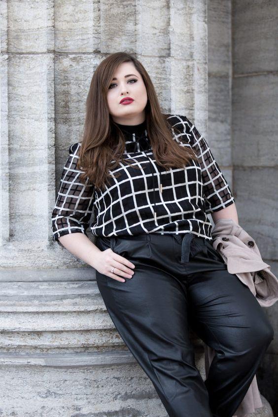 ιδέες-για-plus size-χριστουγεννιάτικο ντύσιμο-στο-χριστουγεννιάτικο ρεβεγιόν-