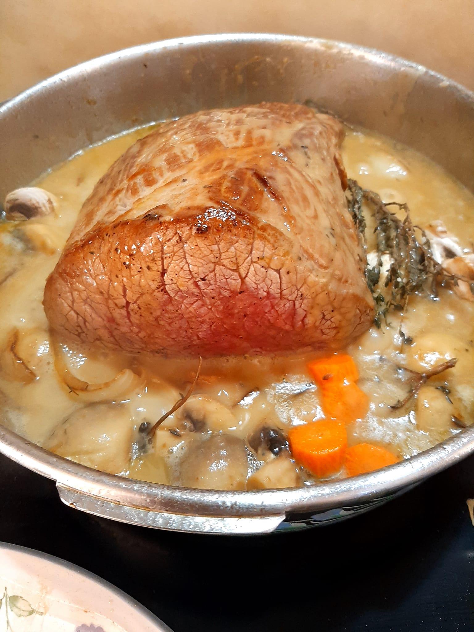 Νουά- κατσαρόλας- για -το- γιορτινό- τραπέζι- Νουά- κατσαρόλας- για -το- γιορτινό- τραπέζι-