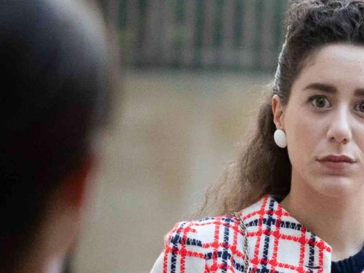 Άγριες μέλισσες : Η Πηνελόπη χωρίζει τον μελέτη από την Κορίνα