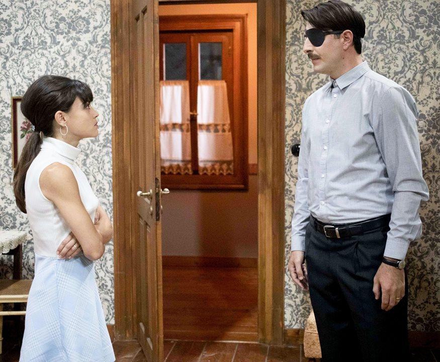 Άγριες μέλισσες : Η Πηνελόπη χωρίζει τον μελέτη από την Κορίνα