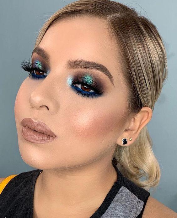 Ιδέες για smokey eyes τα Χριστούγεννα: