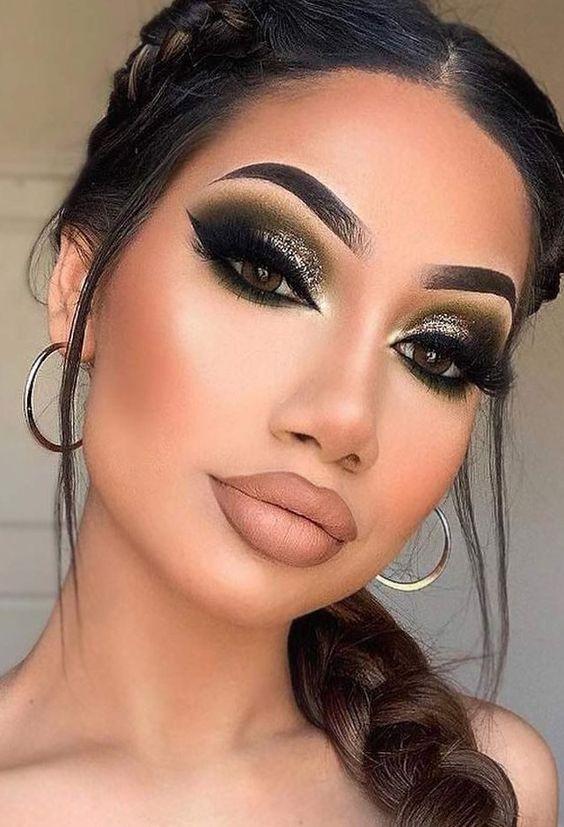 smokey-eye-πράσινο χρώμα-για-τα-Χριστούγεννα 2021-ιδέες-