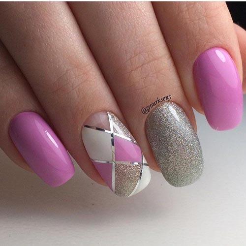 φούξια-νύχια-με-ασημί γκλίτερ-για-την-Πρωτοχρονιά-2021-