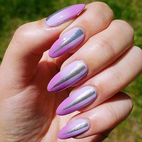 μοβ-νύχια-με-ασημί γκλίτερ-για-την-Πρωτοχρονιά-2021-