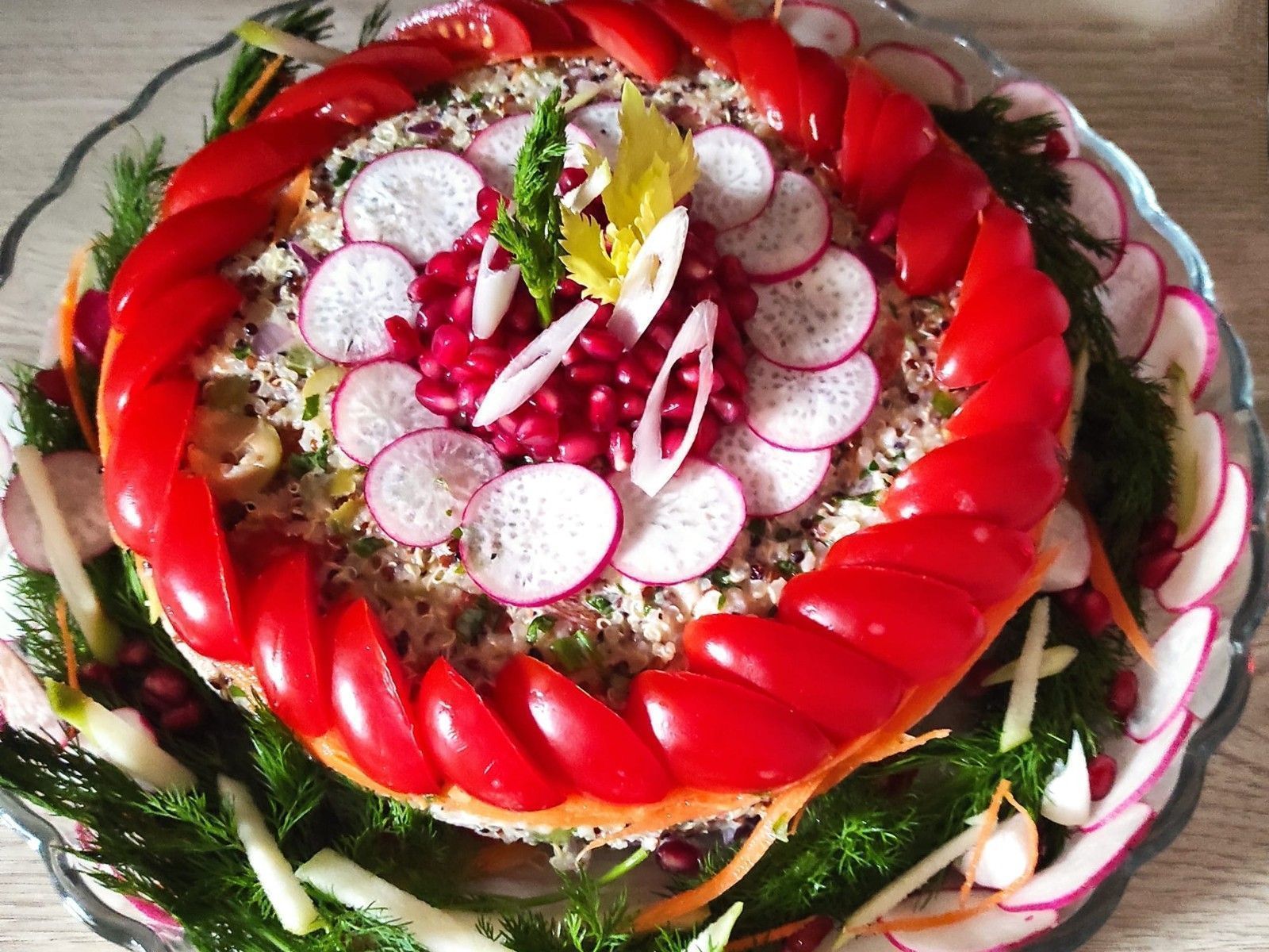 Γιορτινή- σαλάτα- με -κινόα-