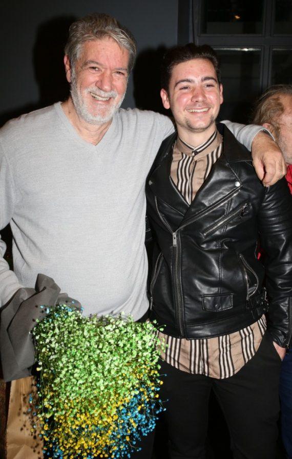 Φίλιππος Σοφιανός: Φωτογραφίζεται με τον 23χρονο γιο του! (εικόνα)