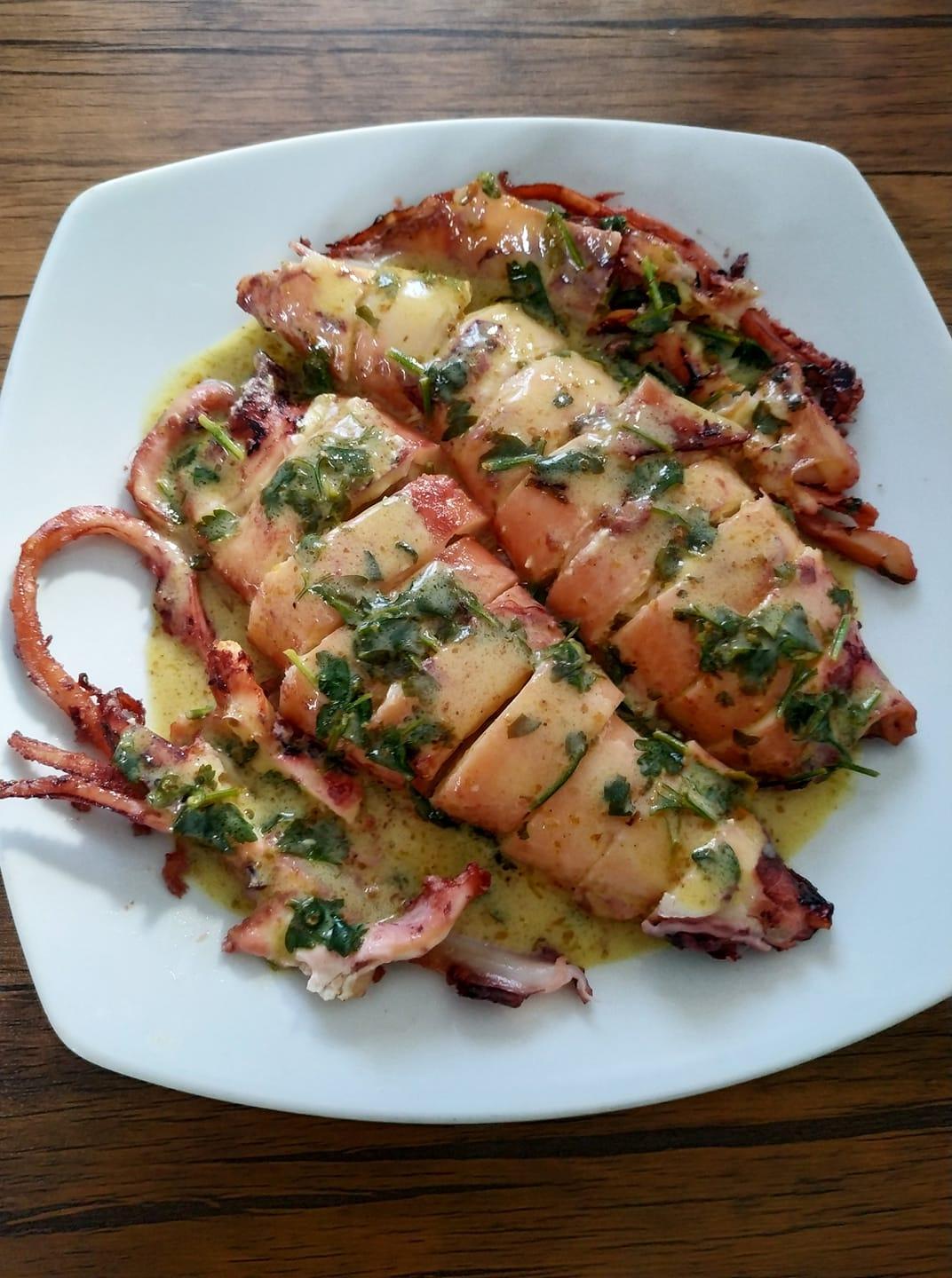 Καλαμαράκια -ψητά- με- φέτα -και- σώς- μουστάρδα- Καλαμαράκια -ψητά- με- φέτα -και- σώς- μουστάρδα-