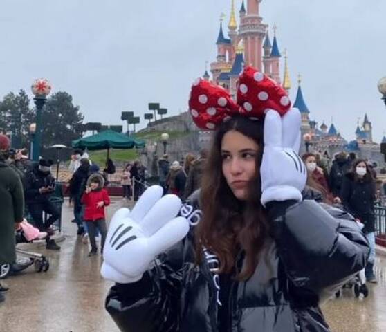 Κορινθίου – Αϊβάζης: Η οικογενειακή φωτογραφία πριν την αναχώρηση τους για το Παρίσι