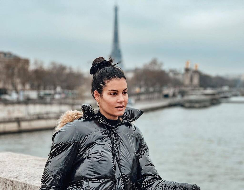 Κορινθίου – Αϊβάζης: Η οικογενειακή φωτογραφία πριν την αναχώρηση τους για το Παρίσι