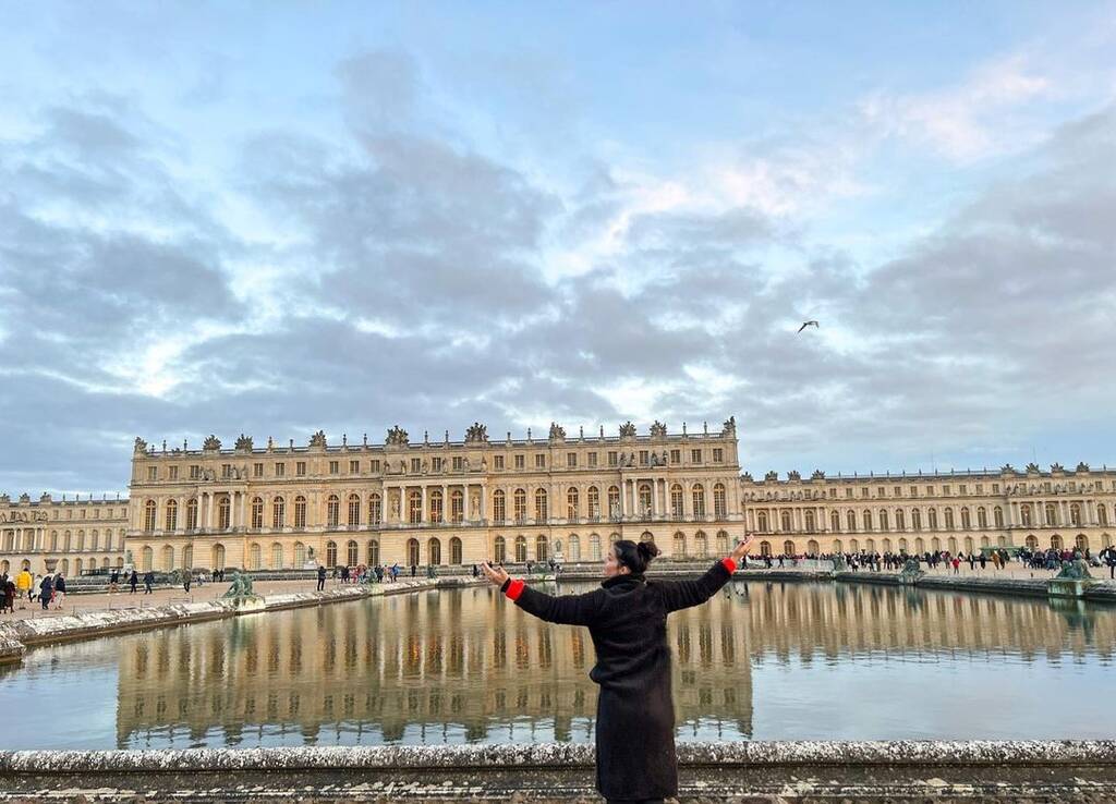 Κορινθίου – Αϊβάζης: Η οικογενειακή φωτογραφία πριν την αναχώρηση τους για το Παρίσι