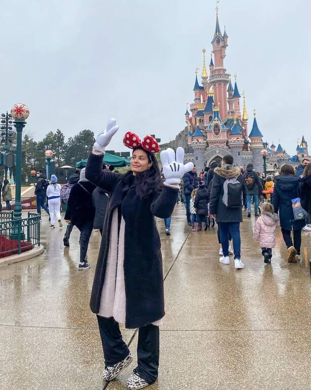 Κορινθίου – Αϊβάζης: Η οικογενειακή φωτογραφία πριν την αναχώρηση τους για το Παρίσι