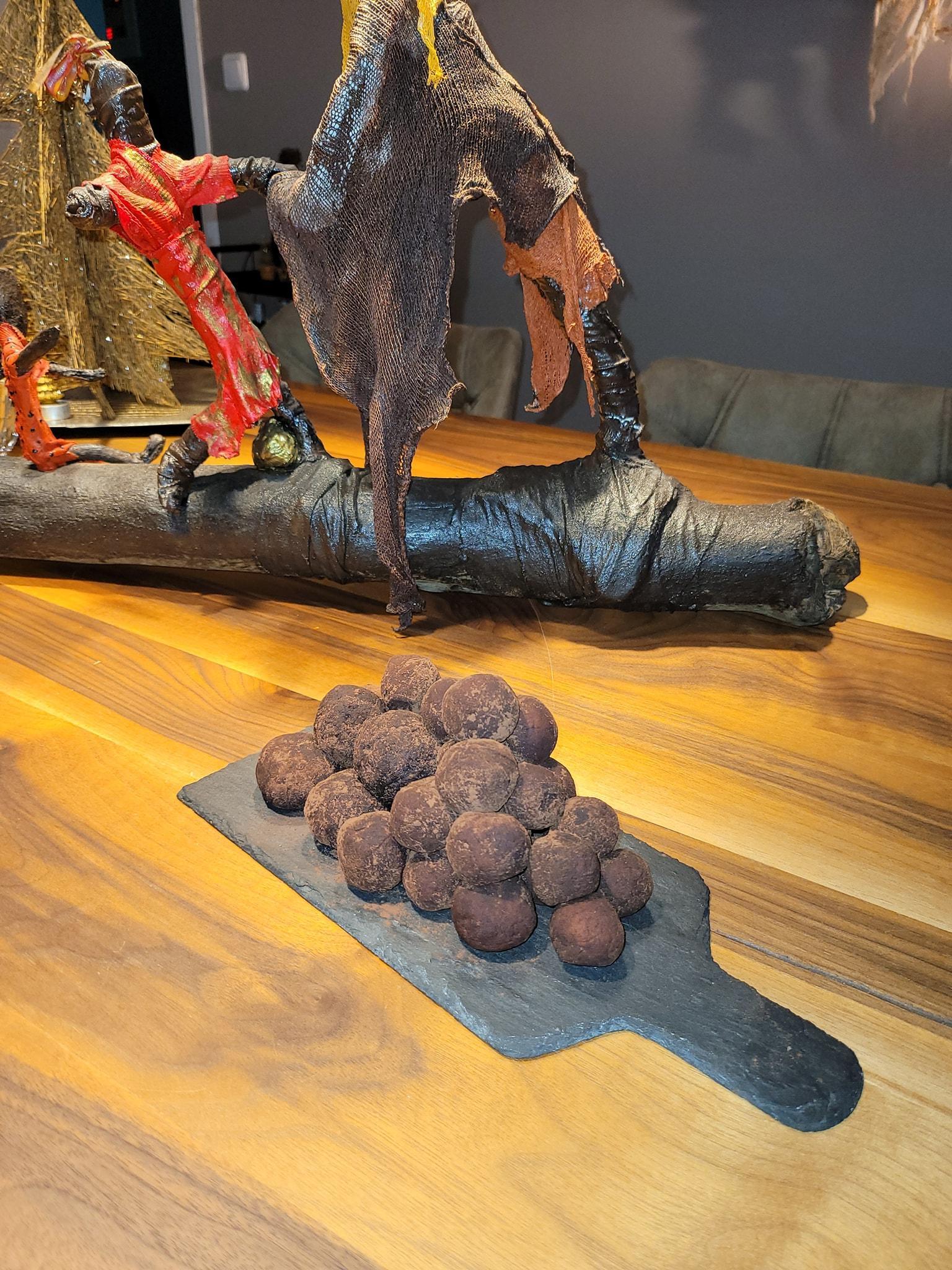 τρουφάκια-με-την-βασιλόπιτα-που-περίσσεψε- τρουφάκια-με-την-βασιλόπιτα-που-περίσσεψε-