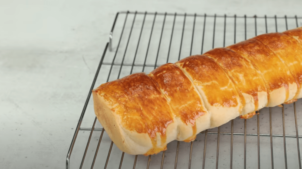 Οικονομικό- και- εύκολο- τυρόψωμο- φόρμας-