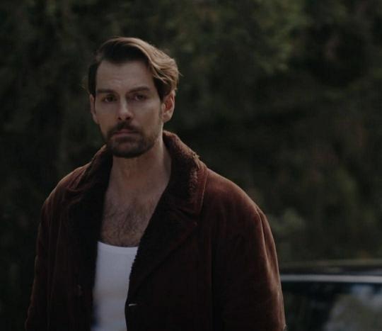 Άγριές μέλισσες : Ο Κωνσταντής ξαναπέφτει στο ποτό