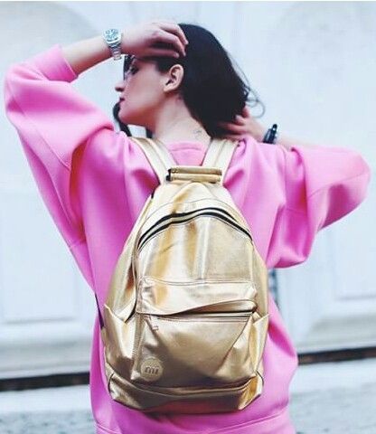 χρυσό-backpack-για-τις-τάσεις 2022-
