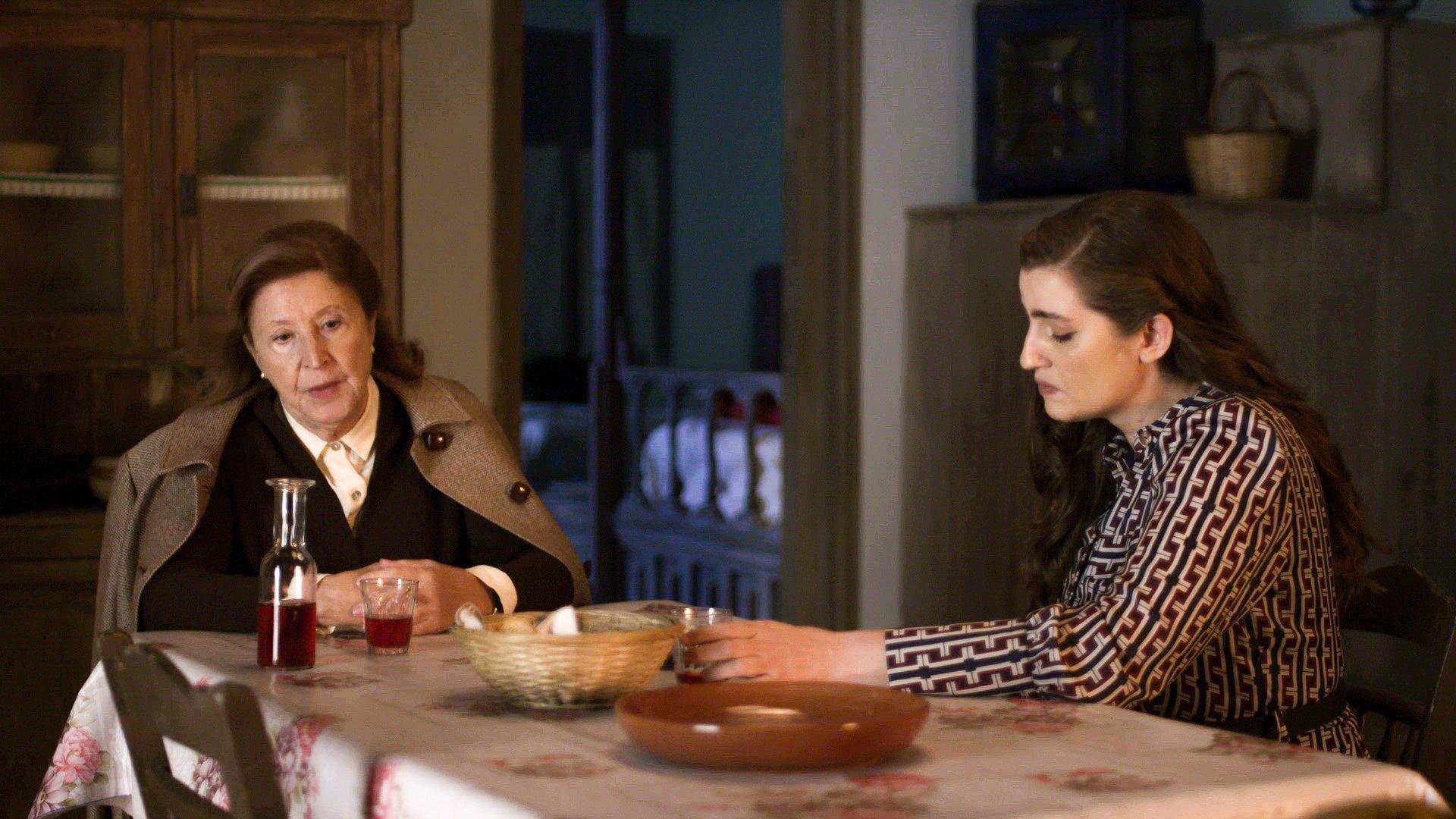 Άγριες Μέλισσες: H εμμονή του Ζάχου με την Ελένη τρομάζει την κυρά Μάρω