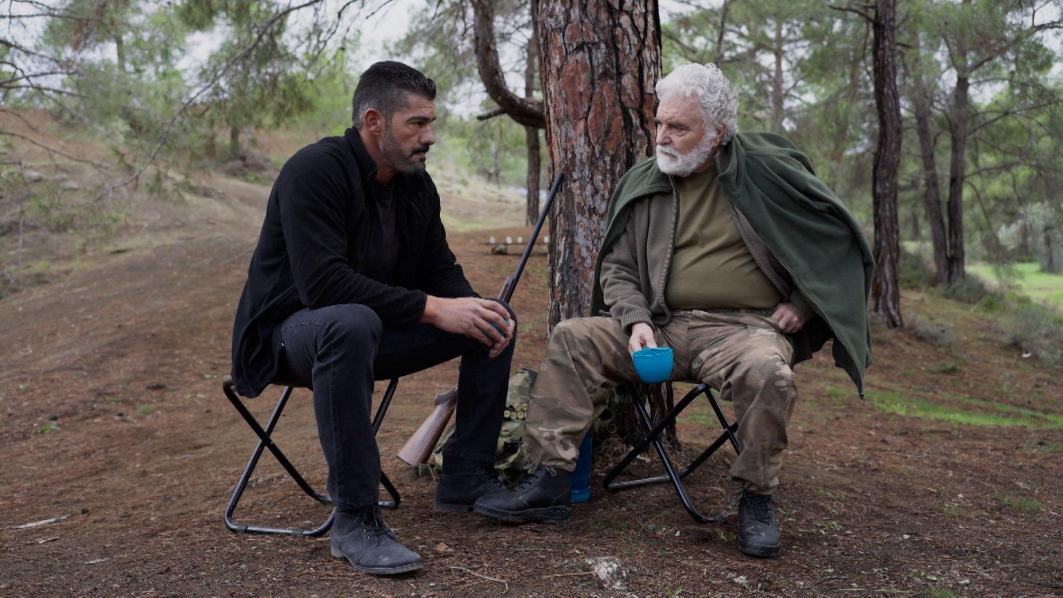 Η Γη της Ελιάς: Γιατί έχουν ίδιο τατουάζ η Αντιγόνη και η Μαμά της Αθηνάς;