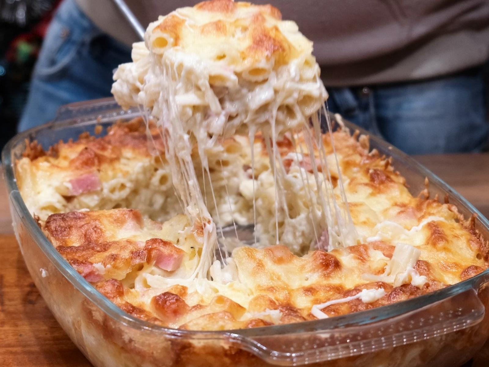 Σουφλέ -ζυμαρικών-με -τυριά- και- αλλαντικά-