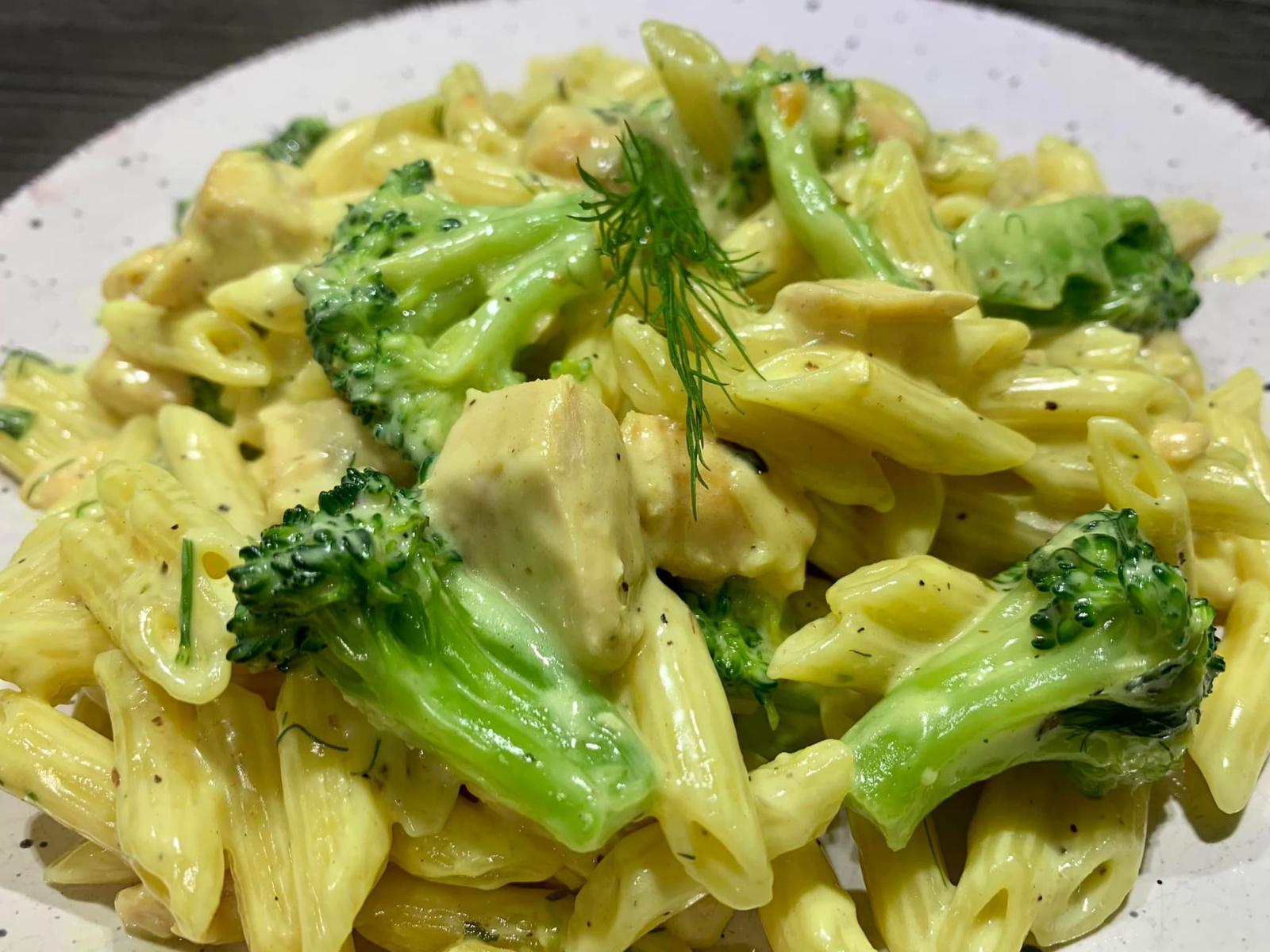 πένες- με- σολομό -και - μπρόκολο - πένες- με- σολομό -και - μπρόκολο -