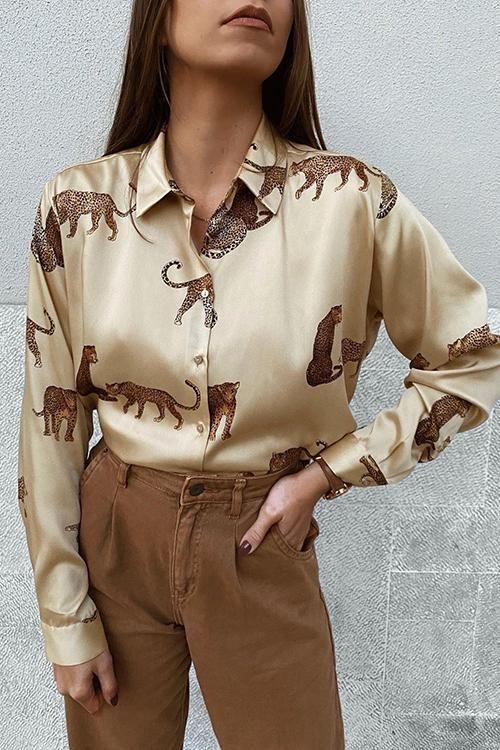 μπεζ-εμπριμέ σατέν πουκάμισο-στις-τάσεις Χειμώνα 2022- μπεζ-εμπριμέ σατέν πουκάμισο-στις-τάσεις Χειμώνα 2022-