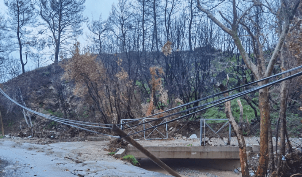 Κακοκαιρία Διομήδης: Χιόνια στην Αττική & μεγάλα προβλήματα στην Θεσσαλία