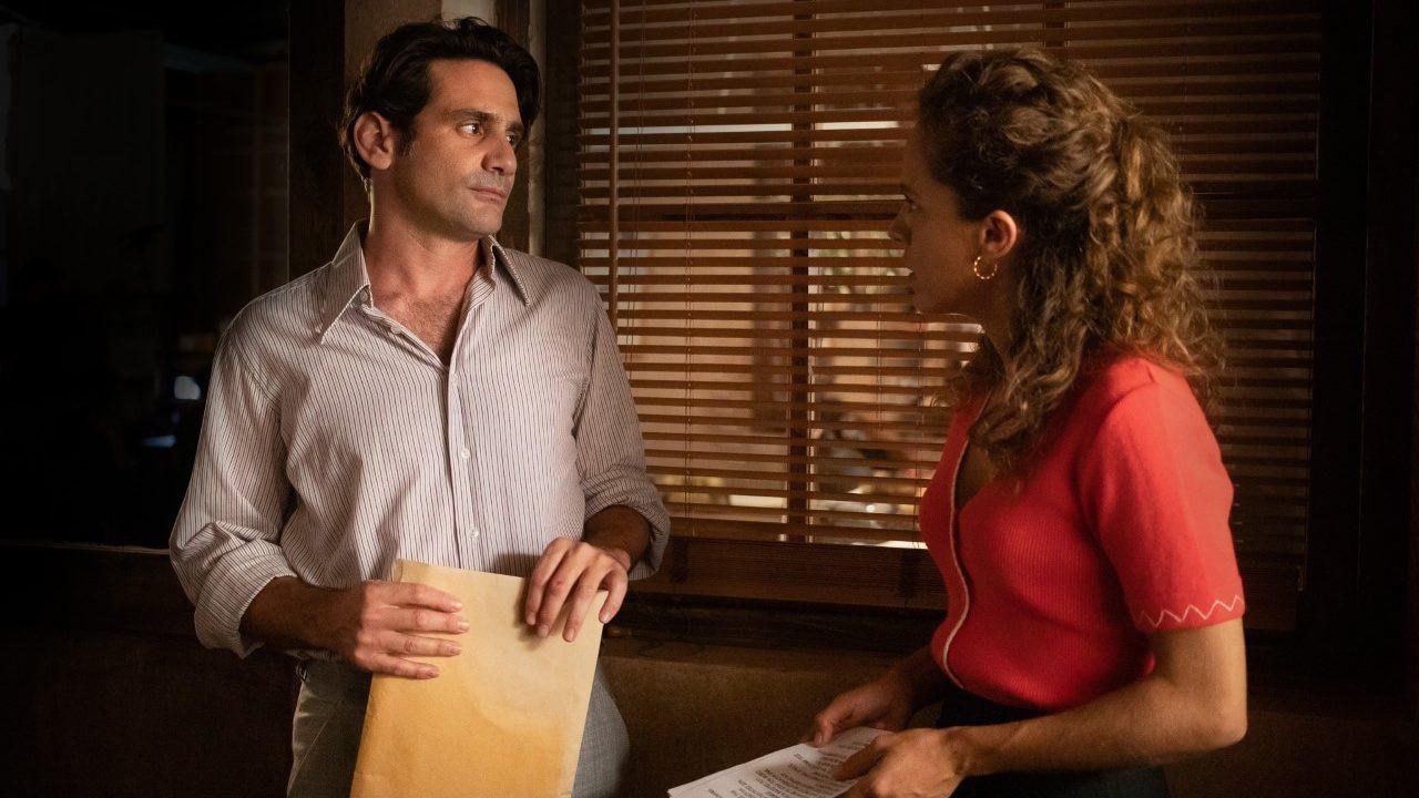 Άγριες Μέλισσες: Η Ασημίνα εισβάλει στο σπίτι της Ρένας και τα διαλύει όλα