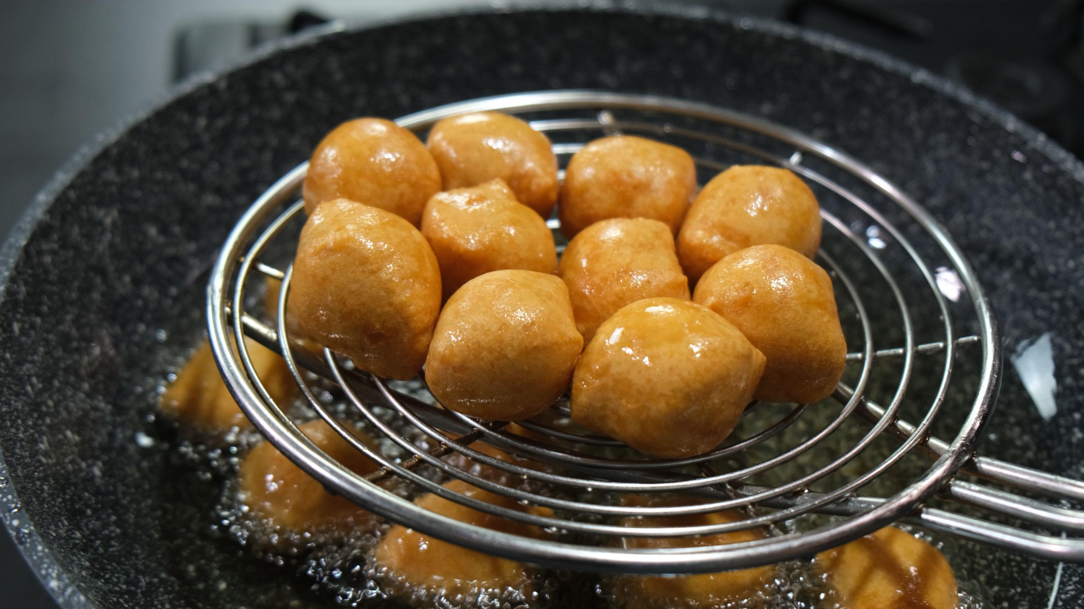 λουκουμάδες-με-2-υλικά-συνταγή- λουκουμάδες-με-2-υλικά-συνταγή-