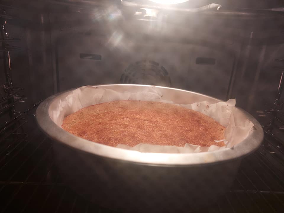 ραβανί-με-αλεύρι ολικής άλεσης-και-μέλι-συνταγή-