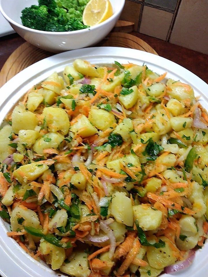 Πατατοσαλάτα -με -πίκλες-