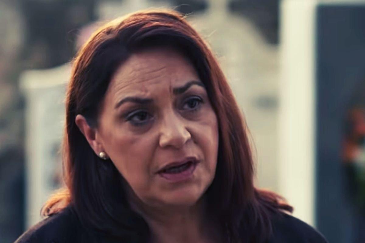 Η Γη της Ελιάς: Ο Στέφανος τα βρίσκει με τον Φίλιππο