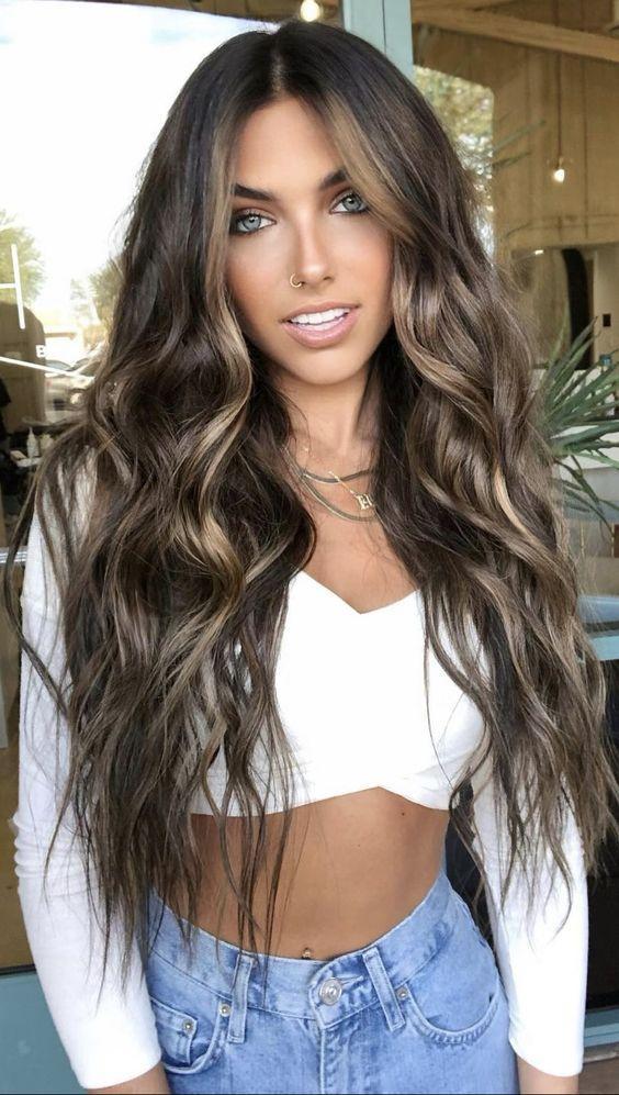 μακριά μαλλιά-στις-τάσεις 2022-για-τα-γυναικεία κουρέματα-ιδέες-