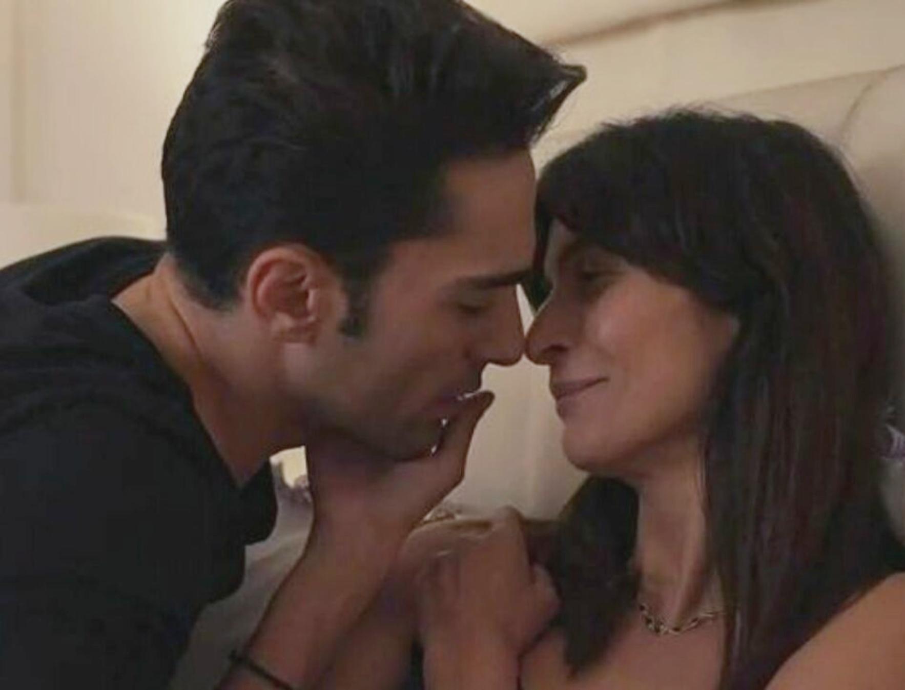 Η Γη της Ελιάς : Ο Κουράκος ζητά από την Ιουλία να κάνουν παιδί