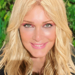 Νατάσα Θεοδωρίδου: Η κόρη της έβαλε το φόρεμα της μαμάς της 11 χρόνια μετά! (εικόνα)