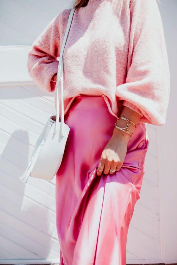 ροζ ρούχα-τάσεις-στο-γυναικείο ντύσιμο-για-τον-Χειμώνα 2022-