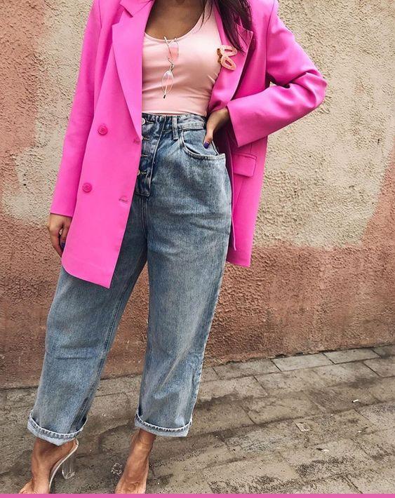 ροζ ρούχα-τάσεις-στο-γυναικείο ντύσιμο-για-τον-Χειμώνα 2022-