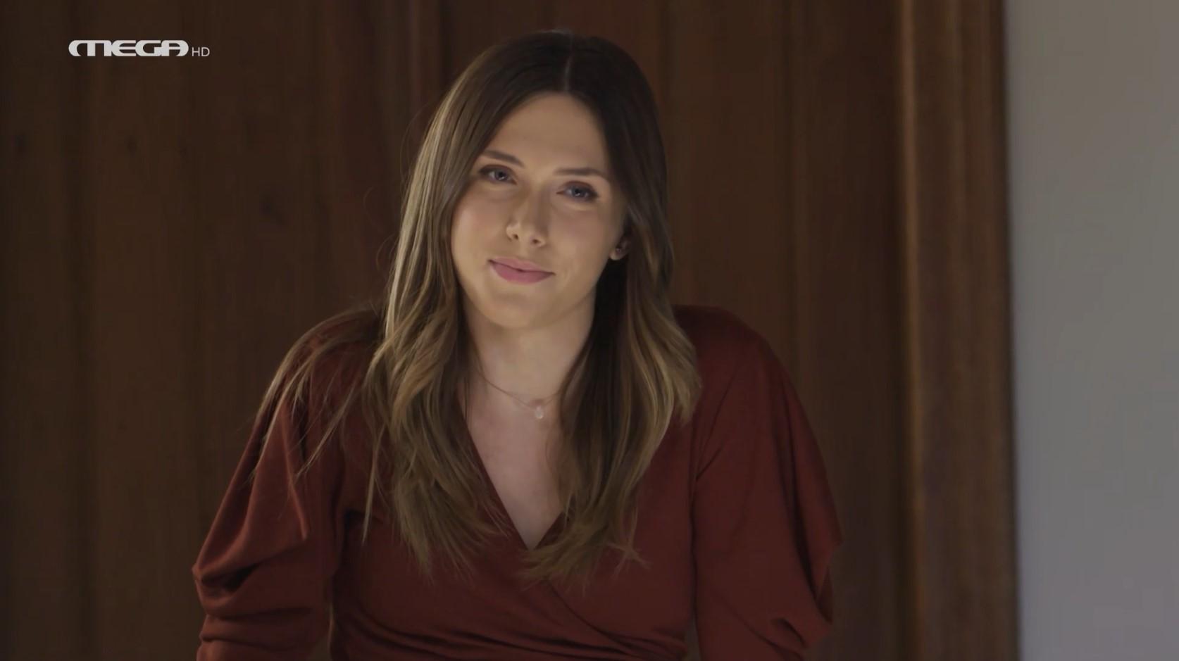 Η Γη της ελιάς : Η Βασιλική γεννάει και ενώνει της οικογένειες