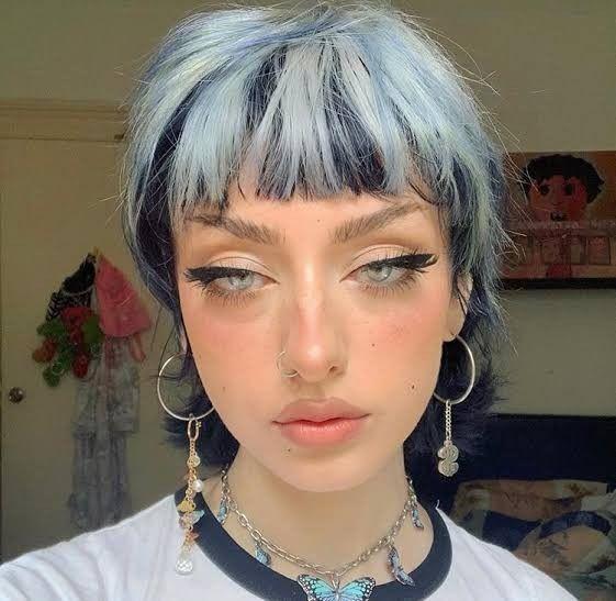 Mullet-γυναικείο κούρεμα-σε-μπλε-μαλλιά-ιδέες-