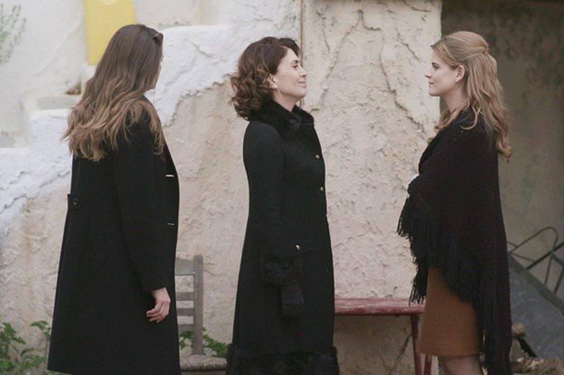 Άγριές -Μέλισσες-Μυρσινη- Δροσω- Άγριές -Μέλισσες-Μυρσινη- Δροσω-