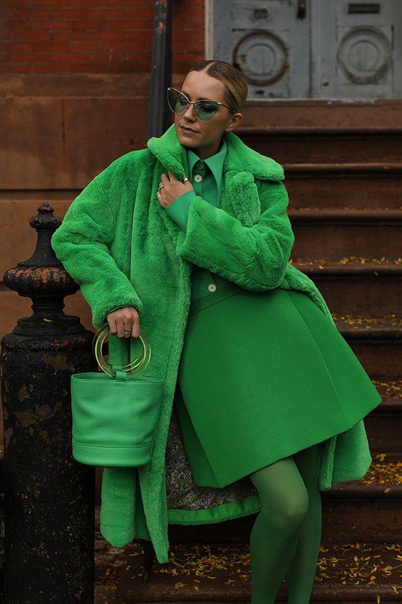 ιδέες-για-πανωφόρια-σε-έντονα-χρώματα-για-τον-Χειμώνα 2022-