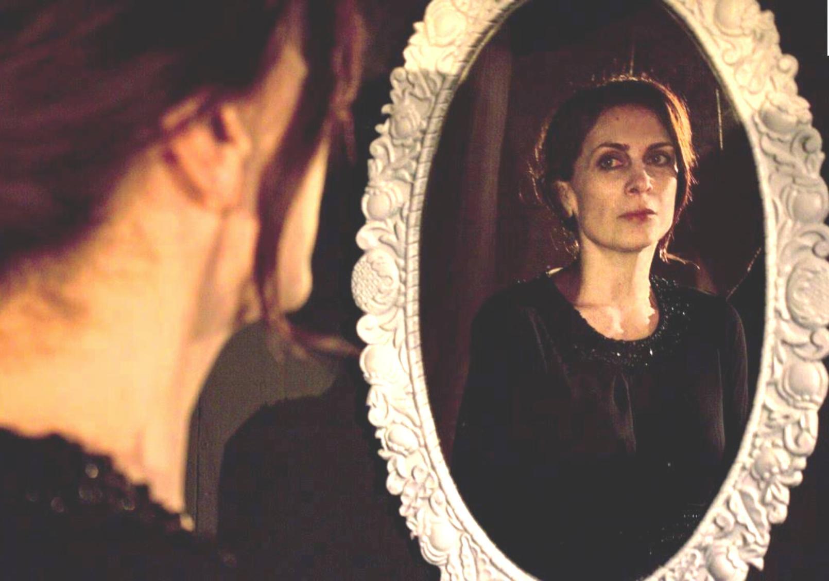 Άγριες μέλισσες: Αυτός σπρώχνει τη Μυρσίνη στο γκρεμό