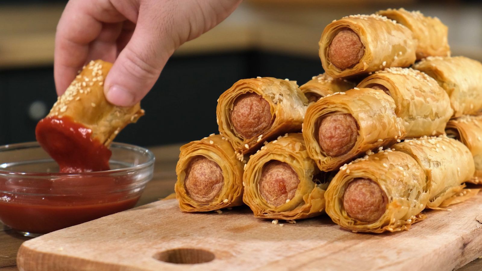 λουκανικοπιτάκια-με-φύλλο κρούστας-συνταγή-