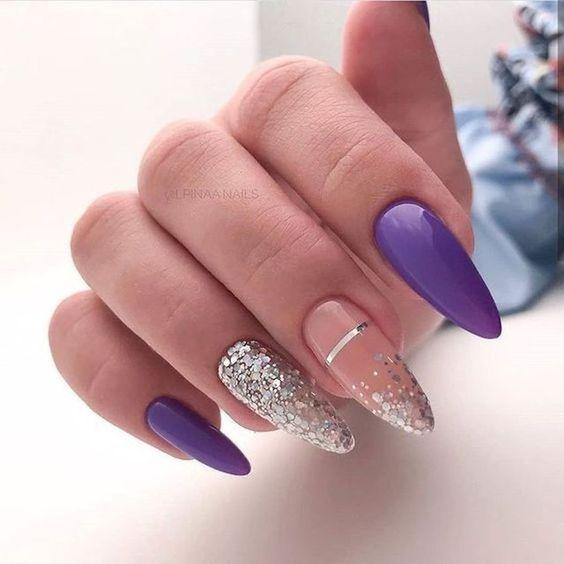 μοβ-νύχια-με-γκλίτερ-για-τον-Φεβρουάριο 2022-ιδέες- μοβ-νύχια-με-γκλίτερ-για-τον-Φεβρουάριο 2022-ιδέες-